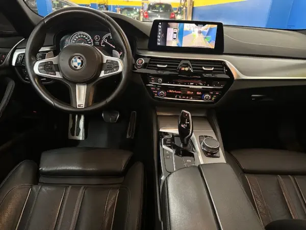 BMW 520 d Pack M Auto 9