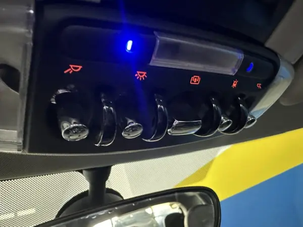 MINI 5 Portas Cooper 20