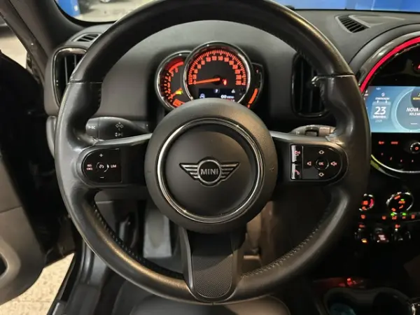 MINI Countryman One D 4Business Plus Auto 17