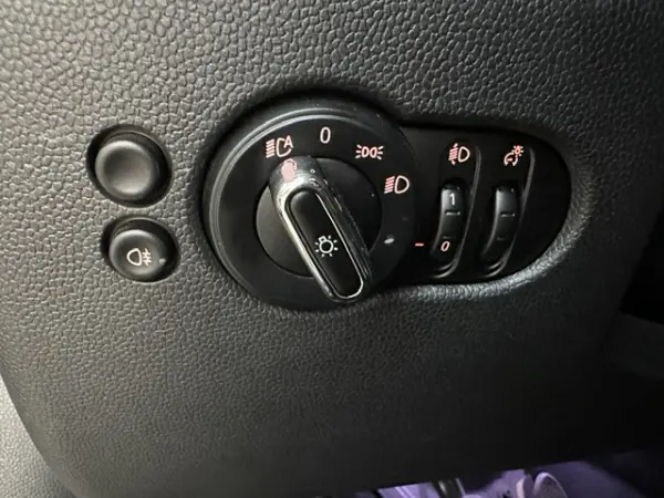 MINI 5 Portas Cooper 17