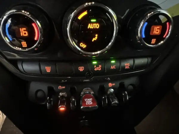 MINI Countryman One D 4Business Plus Auto 15