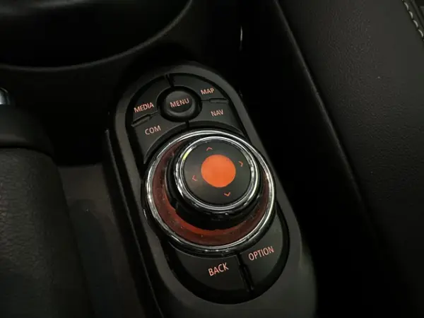 MINI 5 Portas Cooper 13