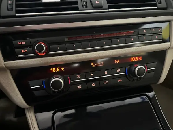 BMW 520 d Pack M Auto 13