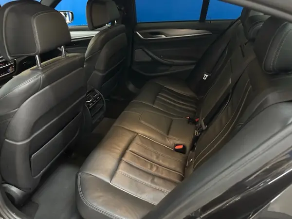 BMW 520 d Pack M Auto 12