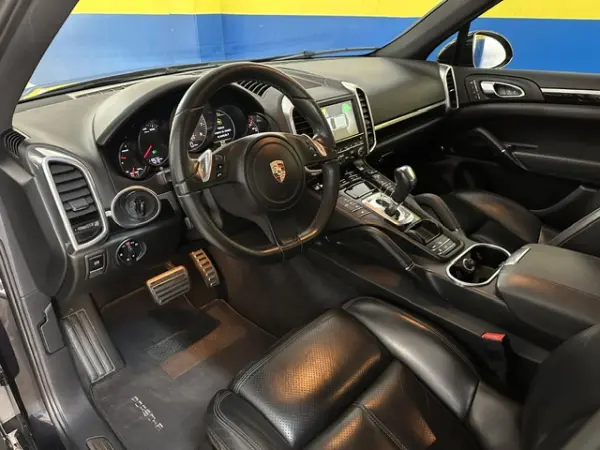 Porsche Cayenne S 9