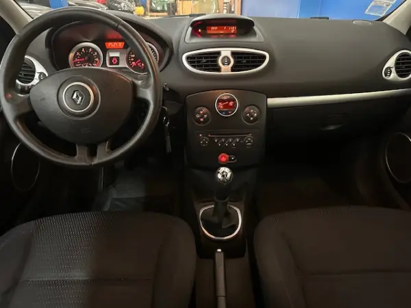 Renault Clio 1.2 16V Dynamique 9