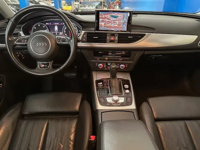 Audi A6 Avant 2.0 TDi S-line S tronic 9