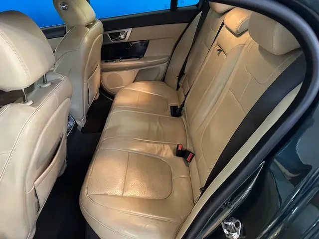 Jaguar XF 3.0 D V6 S Portfolio 159g 12