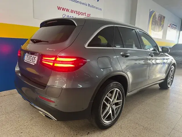 Mercedes-Benz GLC 350 e AMG Line 4-Matic 3