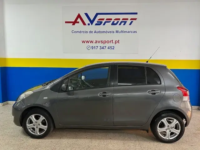 Toyota Yaris 1.0 VVT-i AC Manual 6