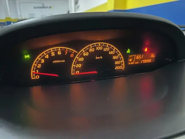 Toyota Yaris 1.0 VVT-i AC Manual 15