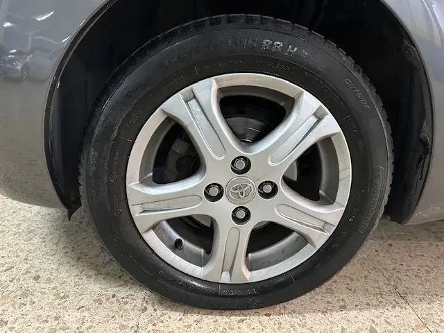 Toyota Yaris 1.0 VVT-i AC Manual 19