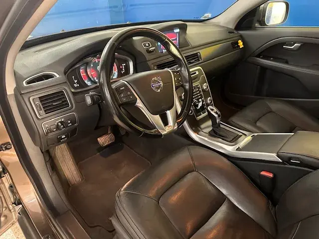 Volvo XC 70 2.0 D4 Momentum Geartronic 10