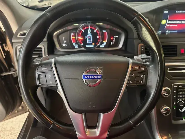 Volvo XC 70 2.0 D4 Momentum Geartronic 16