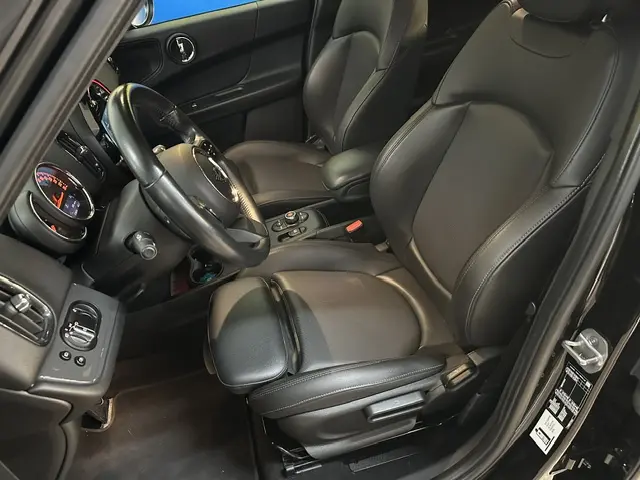 MINI Countryman One D 4Business Plus Auto 11