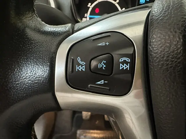 Ford Fiesta 1.0 EcoBoost S&S Titanium 18