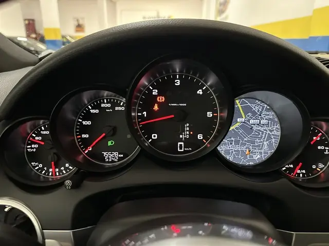 Porsche Cayenne 3.0 V6 24