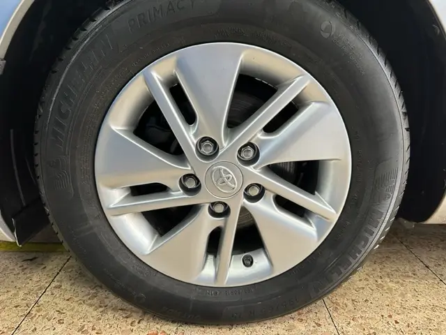 Toyota Auris Touring Sports 1.8 HSD Comfort +P.Sport+Navi 21