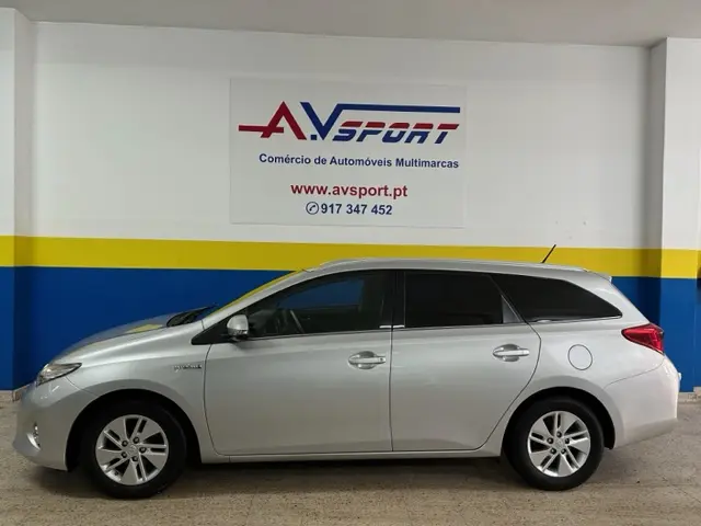 Toyota Auris Touring Sports 1.8 HSD Comfort +P.Sport+Navi 6