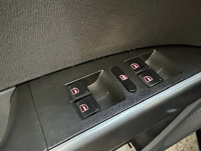 SEAT Leon 1.6 TDI ECOMOTIVE Style 19