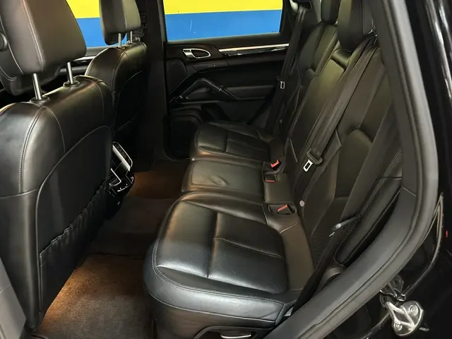 Porsche Cayenne S 11