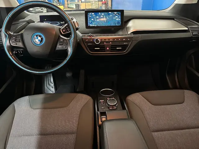 BMW i3 (60 Ah) 11