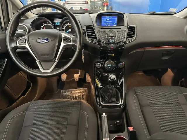 Ford Fiesta 1.0 EcoBoost S&S Titanium 12