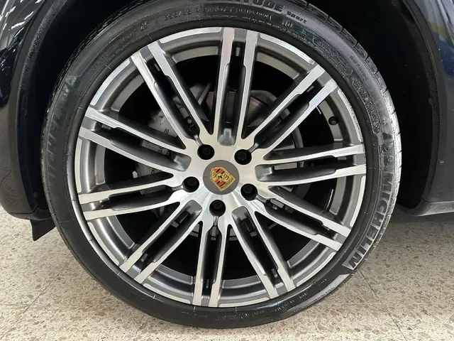 Porsche Cayenne S 26