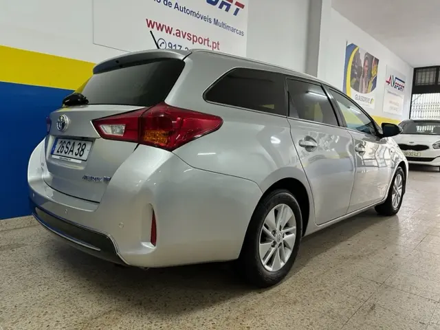 Toyota Auris Touring Sports 1.8 HSD Comfort +P.Sport+Navi 3