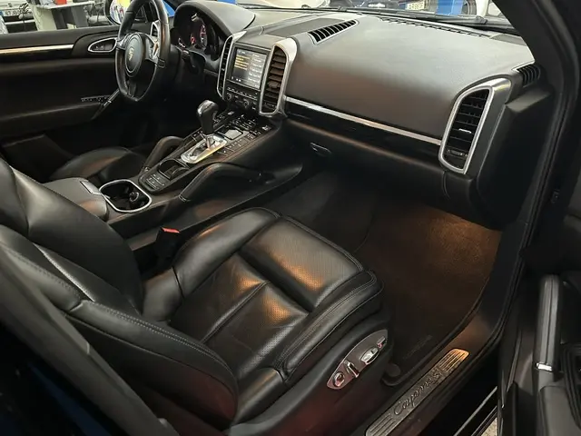 Porsche Cayenne S 28