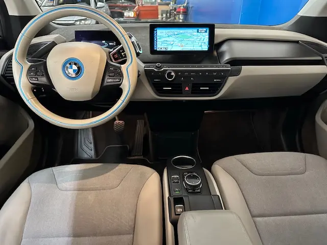 BMW i3 (60 Ah) 13