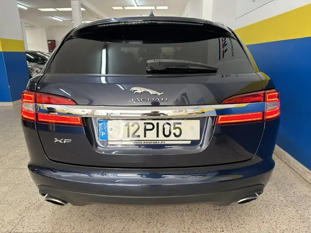 Jaguar XF Sportbrake 3.0 D V6 Premium Luxury 8