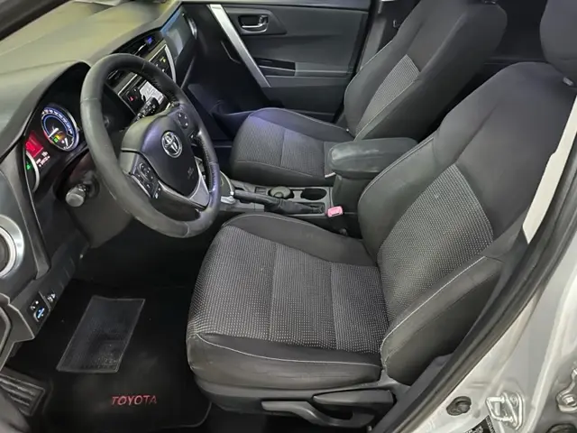 Toyota Auris Touring Sports 1.8 HSD Comfort +P.Sport+Navi 10