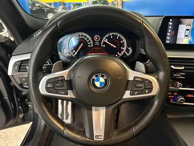 BMW 520 d Pack M Auto 17