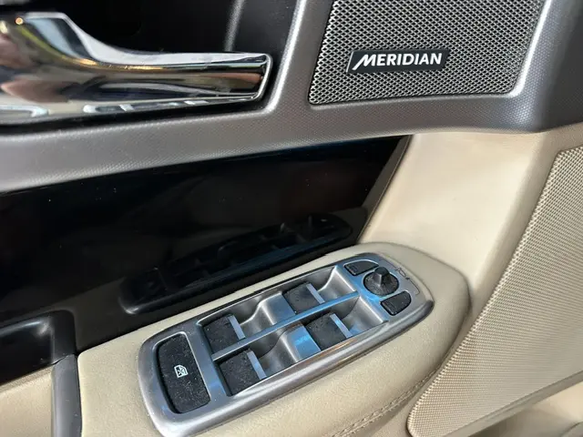 Jaguar XF Sportbrake 3.0 D V6 Premium Luxury 19