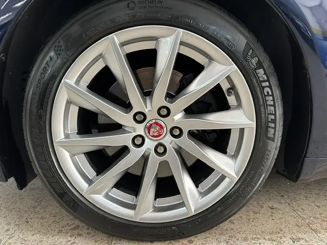 Jaguar XF Sportbrake 3.0 D V6 Premium Luxury 28