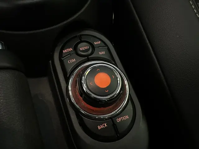 MINI 5 Portas Cooper 13