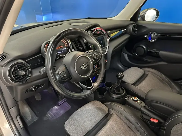 MINI 5 Portas Cooper 9