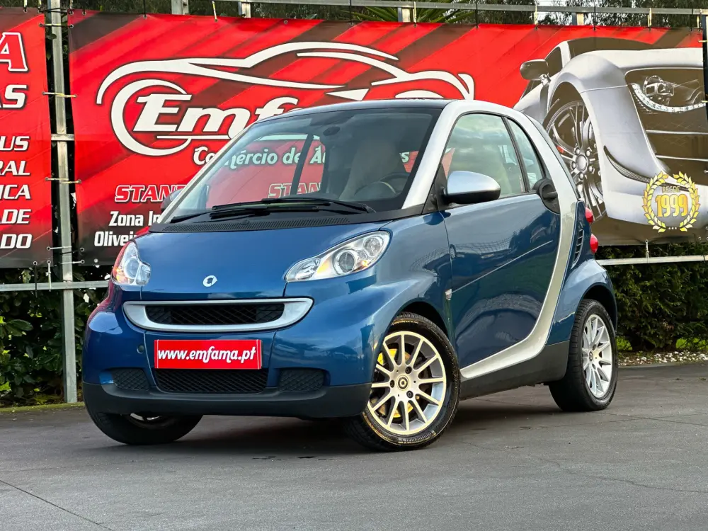 Smart ForTwo Coupé 0.8 cdi Passion 54 - Motor 0.8 CDI - Cor Azul Metalizado em Aveiro