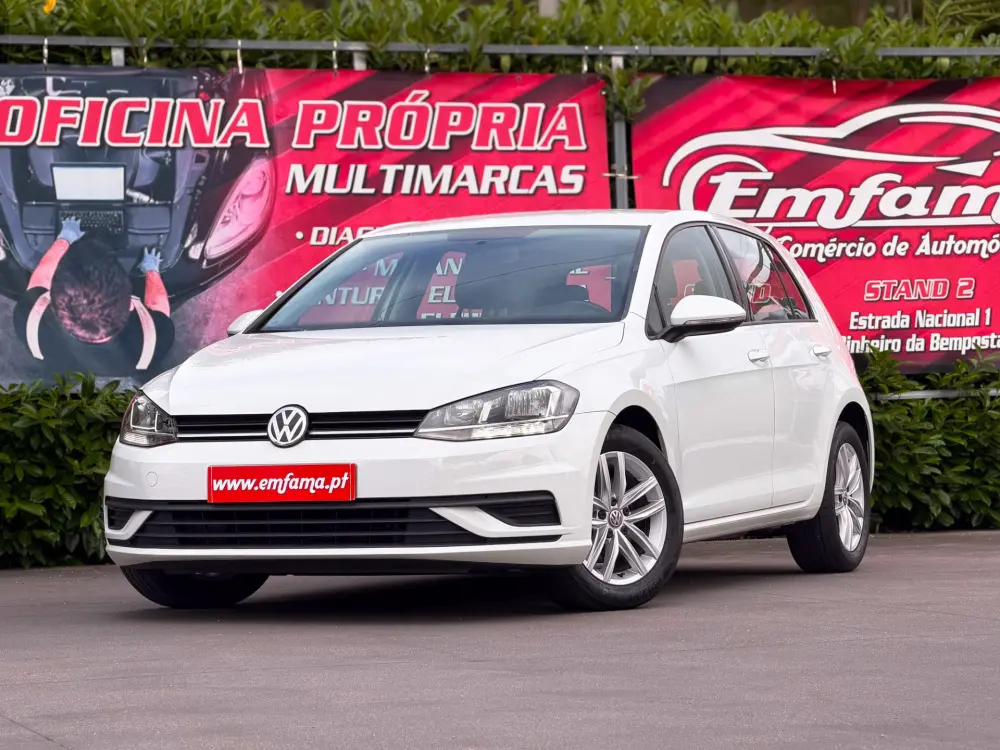Volkswagen Golf 1.6 TDI Confortline - Motor 1.6 TDI - Cor Prata Metalizado em Aveiro