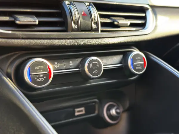 Alfa Romeo Giulia 2.2 D Sprint AT8 33