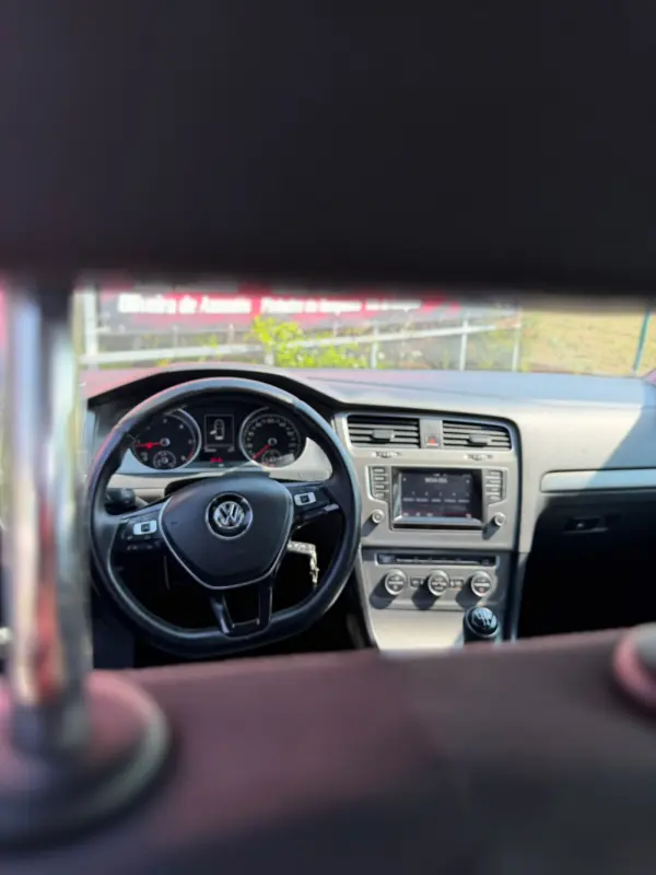 Volkswagen Golf 1.6 TDi Trendline BlueMotion 11