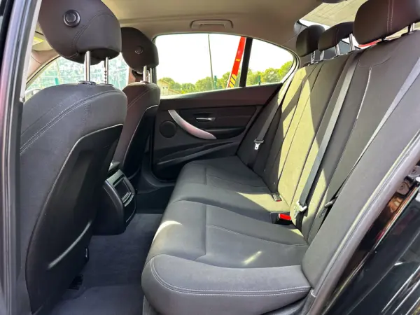 BMW 318 d Auto Line Sport 15