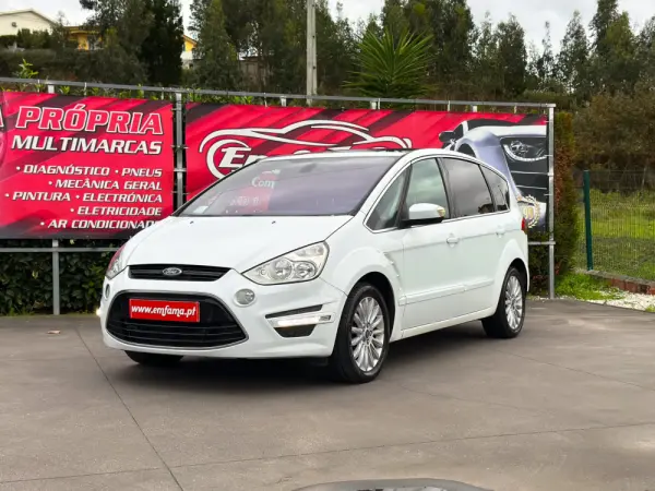 Ford S-Max 2.0 TDCi Titanium 7L 4