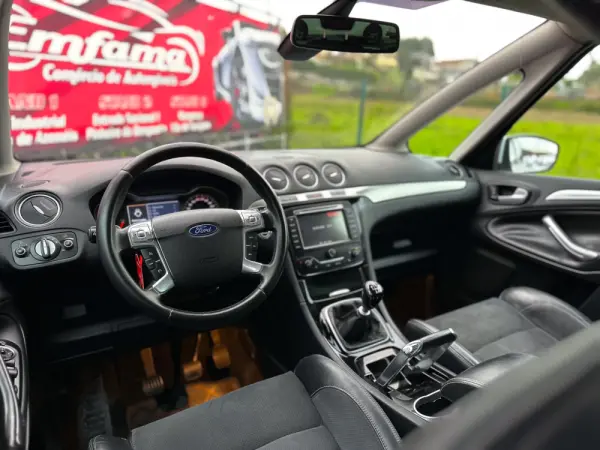 Ford S-Max 2.0 TDCi Titanium 7L 12