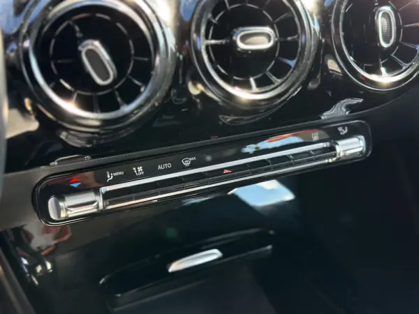 Mercedes-Benz CLA 250 e Style Plus 21