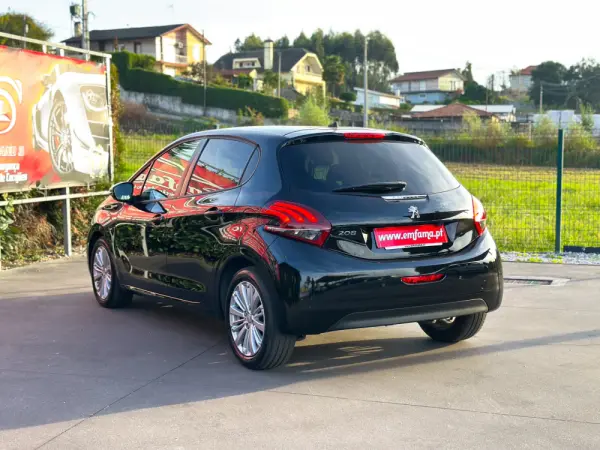 Peugeot 208 1.6 BlueHDi Style 7