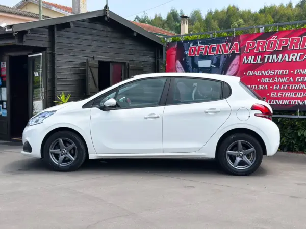 Peugeot 208 1.5 BlueHDi Active 5