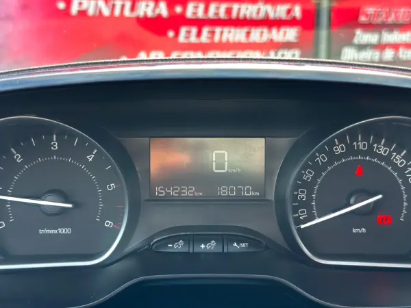 Peugeot 208 1.5 BlueHDi Active 14