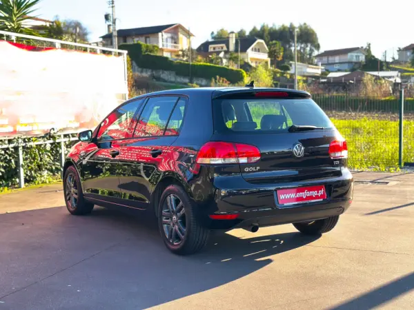 Volkswagen Golf 1.6 TDi Confortline 6